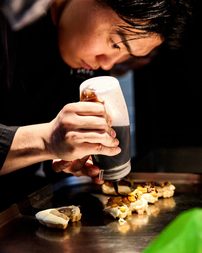 Ryu Shunsuke preparing yakitori at Fumée